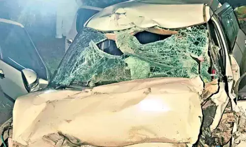 road accident, three people died , uravakonda,  andhra pradesh