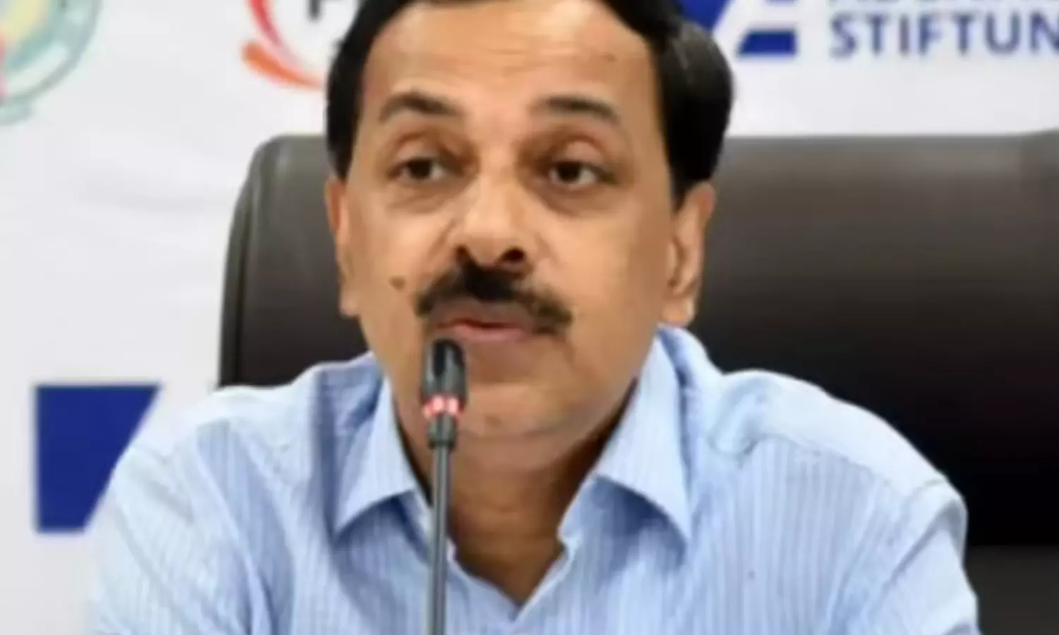 SIT, notices, rajat bhargav,  andhra pradesh liquor scam case