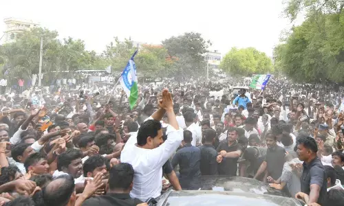 ysrcp chief ys jagan, will visit east godavari district , on the 25th of this month, will meet party mp midhun reddy