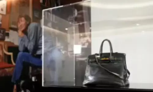 70కోట్లకు హ్యాండ్ బ్యాగ్ కొన్న అజ్ఞాత వ్యక్తి