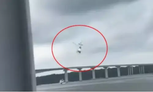 నదిలో కూలిపోయిన పోలీసుల హెలికాప్టర్