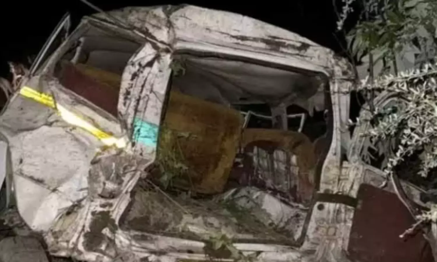 road accident,  five people died , vally jammu and kashmir