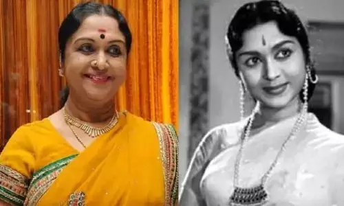 ప్రముఖ నటి బి.సరోజాదేవి కన్నుమూశారు.