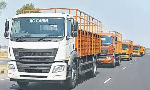 లారీ డ్రైవర్లకు ఏసీ క్యాబిన్ తప్పనిసరి