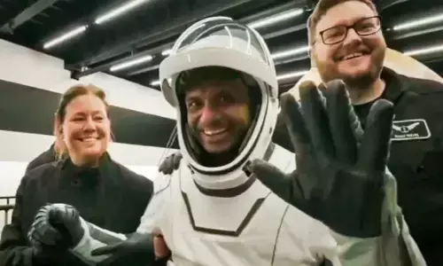 subhanshu shuklas team, lands safely, space