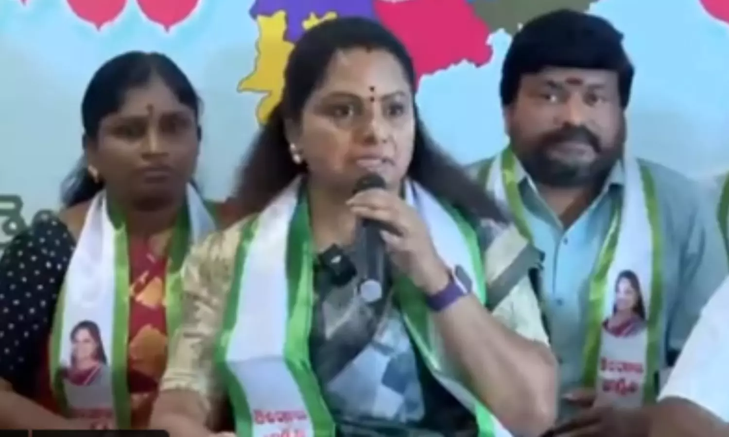 kalvakuntla kavitha, mlc, brs , sensational comments