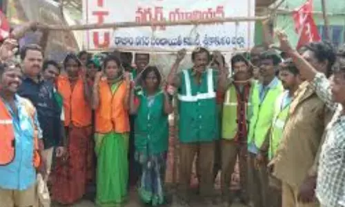 municipal workers, strike, continues, andhra pradesh