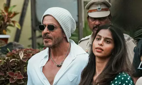 shah rukh khan, bollywood hero,  injured,  king