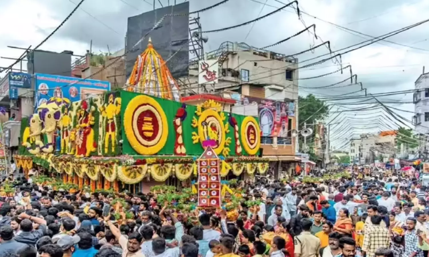 devotees, ashadam.  lal darwaja bonalu, hyderabad