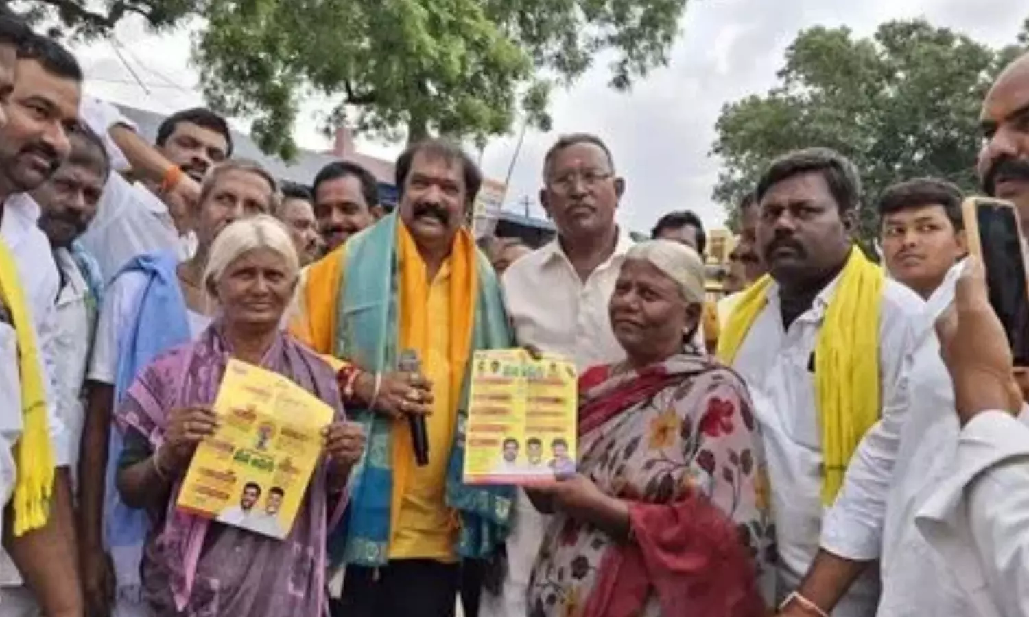 suparipalana toli adugu, tdp leaders , five lakh homes, andhra pradesh