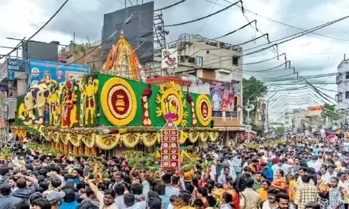 devotees, ashadam.  lal darwaja bonalu, hyderabad