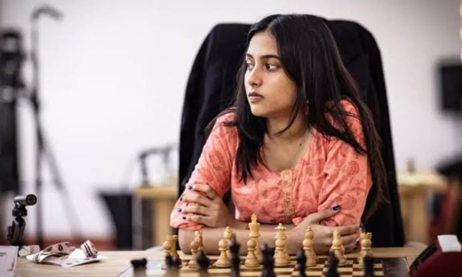 హారికను ఓడించిన దివ్య.. తర్వాతి లక్ష్యం