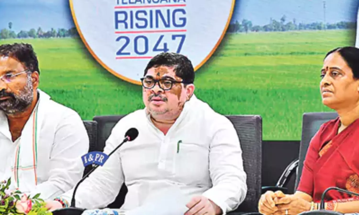 cabinet meeting, key decision,  reservation for bcs, telangana