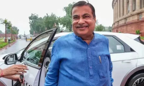 nitin gadkari, union transport minister,  received a threat bomb call, house at nagpur