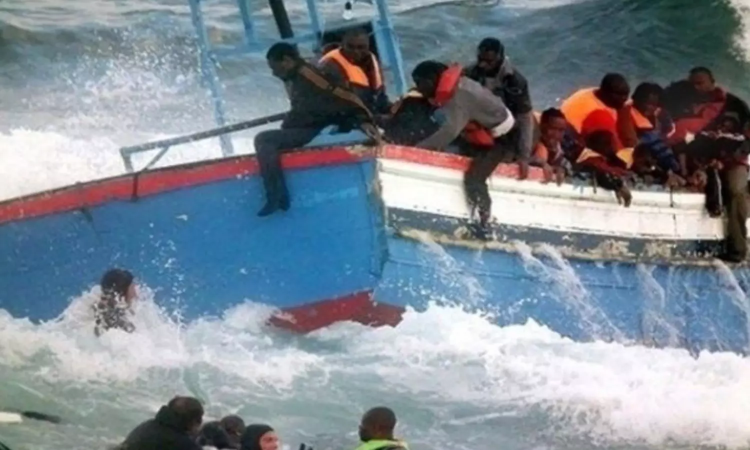 terrible accident,  sixty-eight people died, boat capsized at sea, yemen