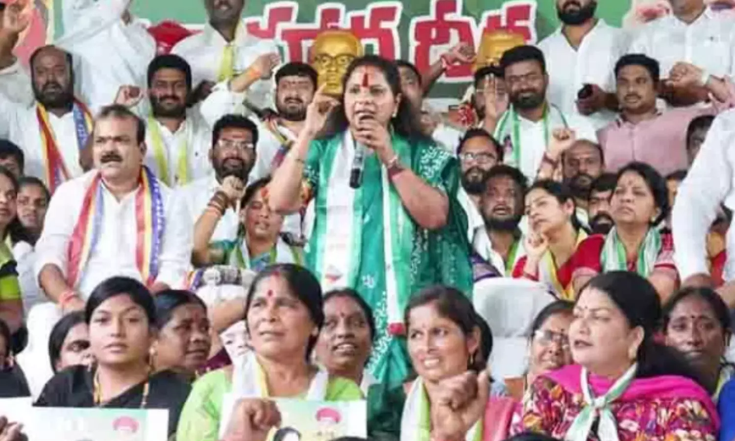 kalvakuntla kavitha, telangana jagruti founder, demanded that congress, 42 percent reservation for BCs