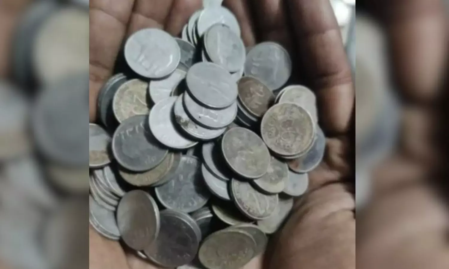 పాత నాణేలకు లక్షలు ఆశపడితే లక్షలు కాజేస్తారు