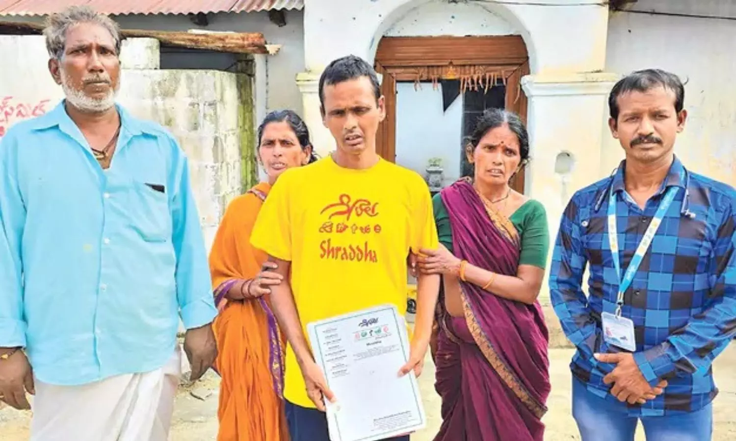 23 ఏళ్ల తర్వాత తిరిగొచ్చాడు.. అమ్మ ఉంటుందనుకుంటే!!