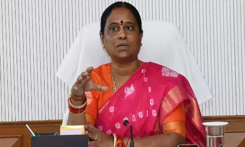 కవిత ధర్నా పెద్ద జోక్.. ఆర్ కృష్ణయ్య గొంతు మూగపోయింది : మంత్రి కొండా సురేఖ