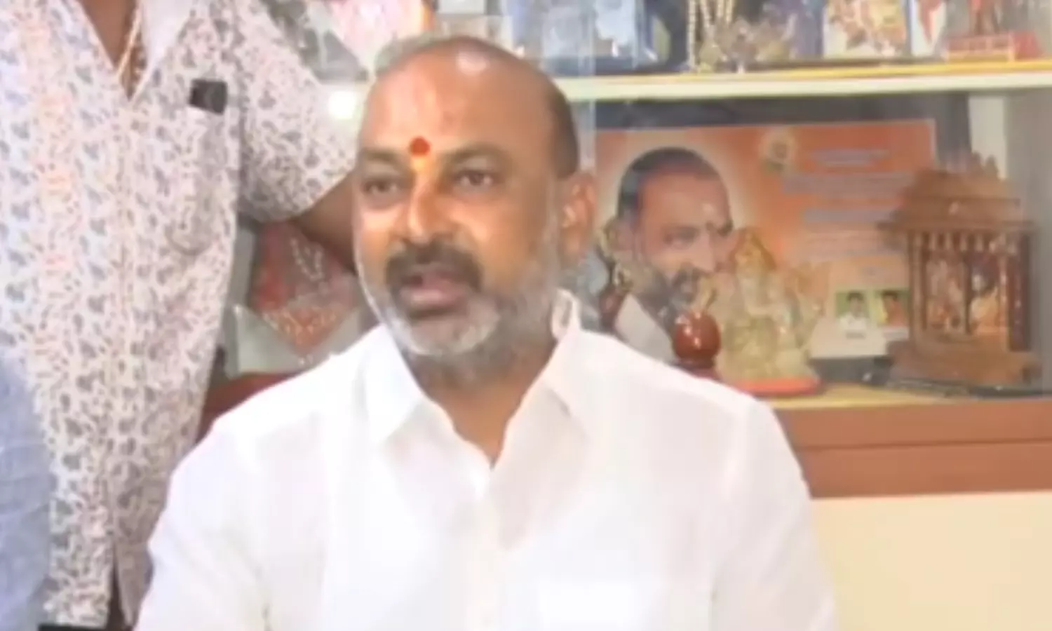 union minister bandi sanjay,  demands that the phone tapping case, handed over to the cbi, for investigation