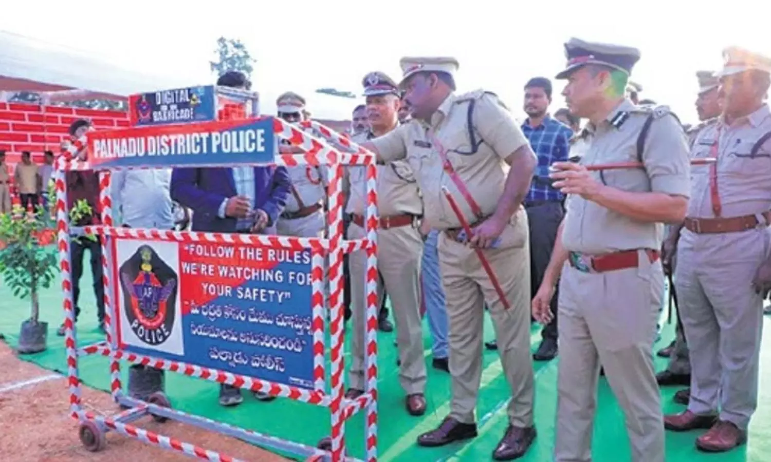 తప్పు చేస్తే పట్టించే బారికేడ్లు