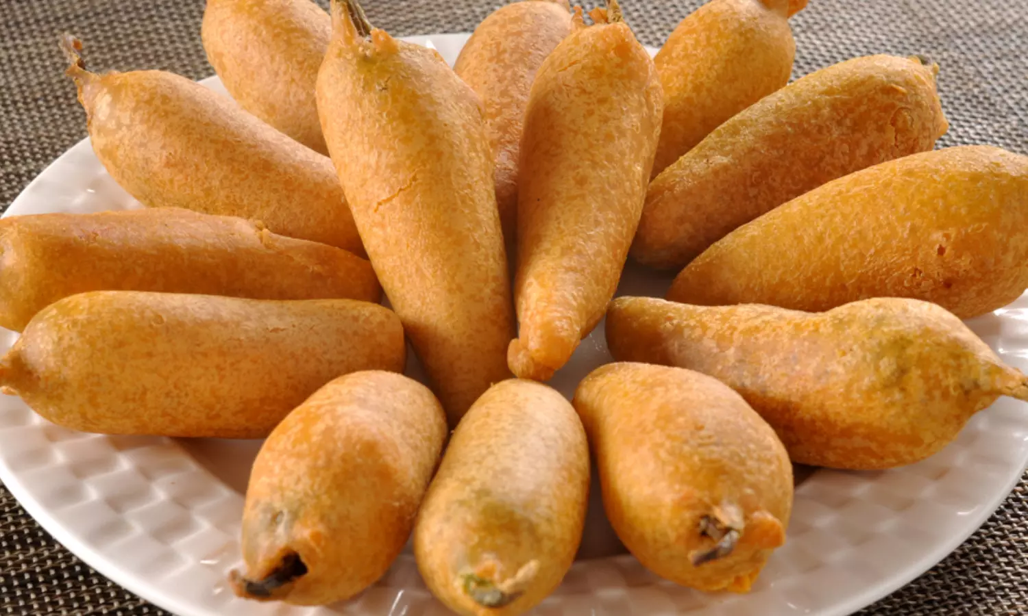 mirichi bajji, mirichi bajji stuck in his throat, man died, mahabubnagar district