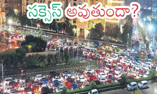 heavy rains in hyderabad, cause traffic problem, vehicles are stuck for hours, bengaluru model