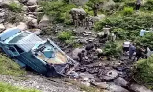 serious road accident, death toll , pune, maharashtra