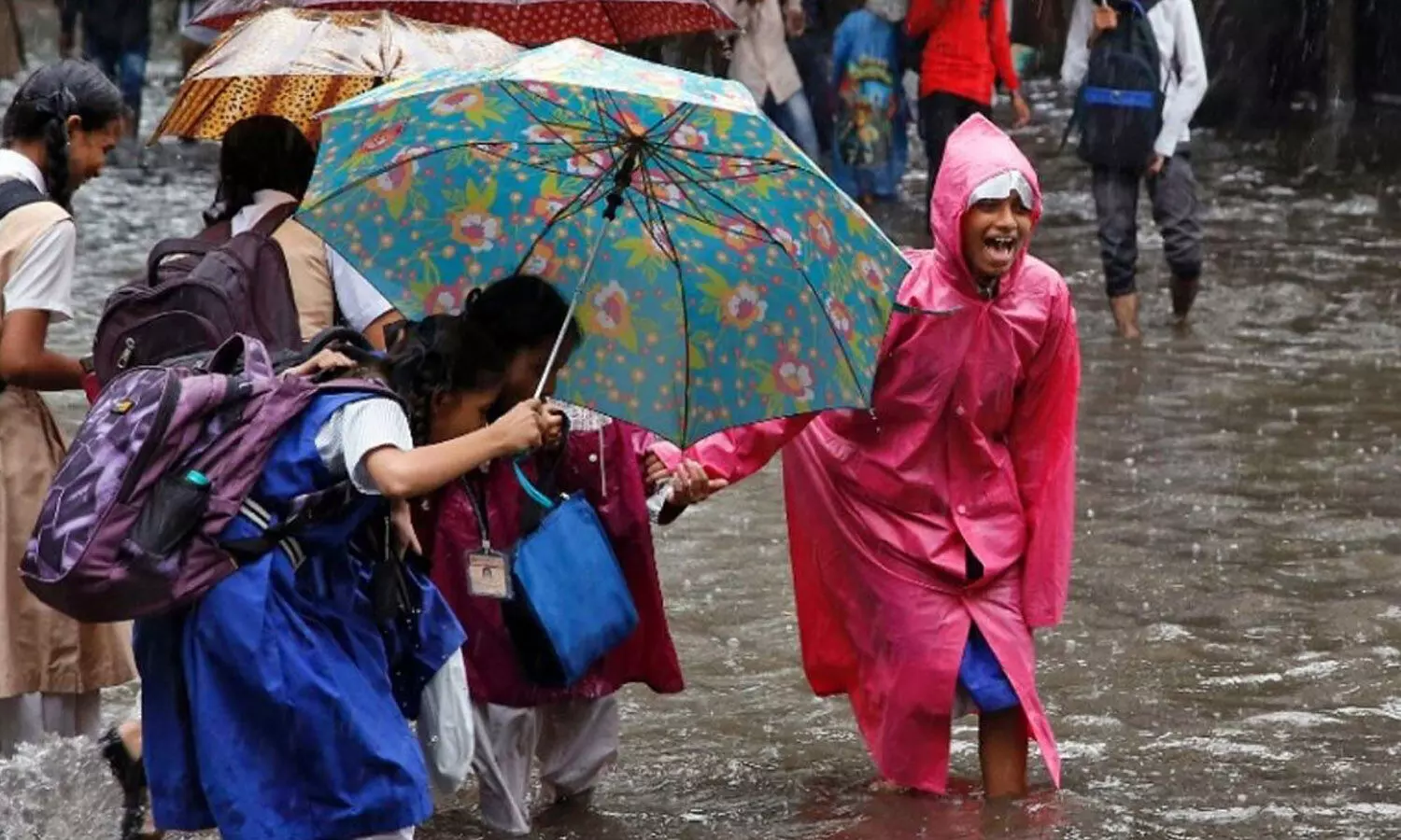 Rain Alert : నేడు, రేపు ఒంటి పూట బ‌డులు
