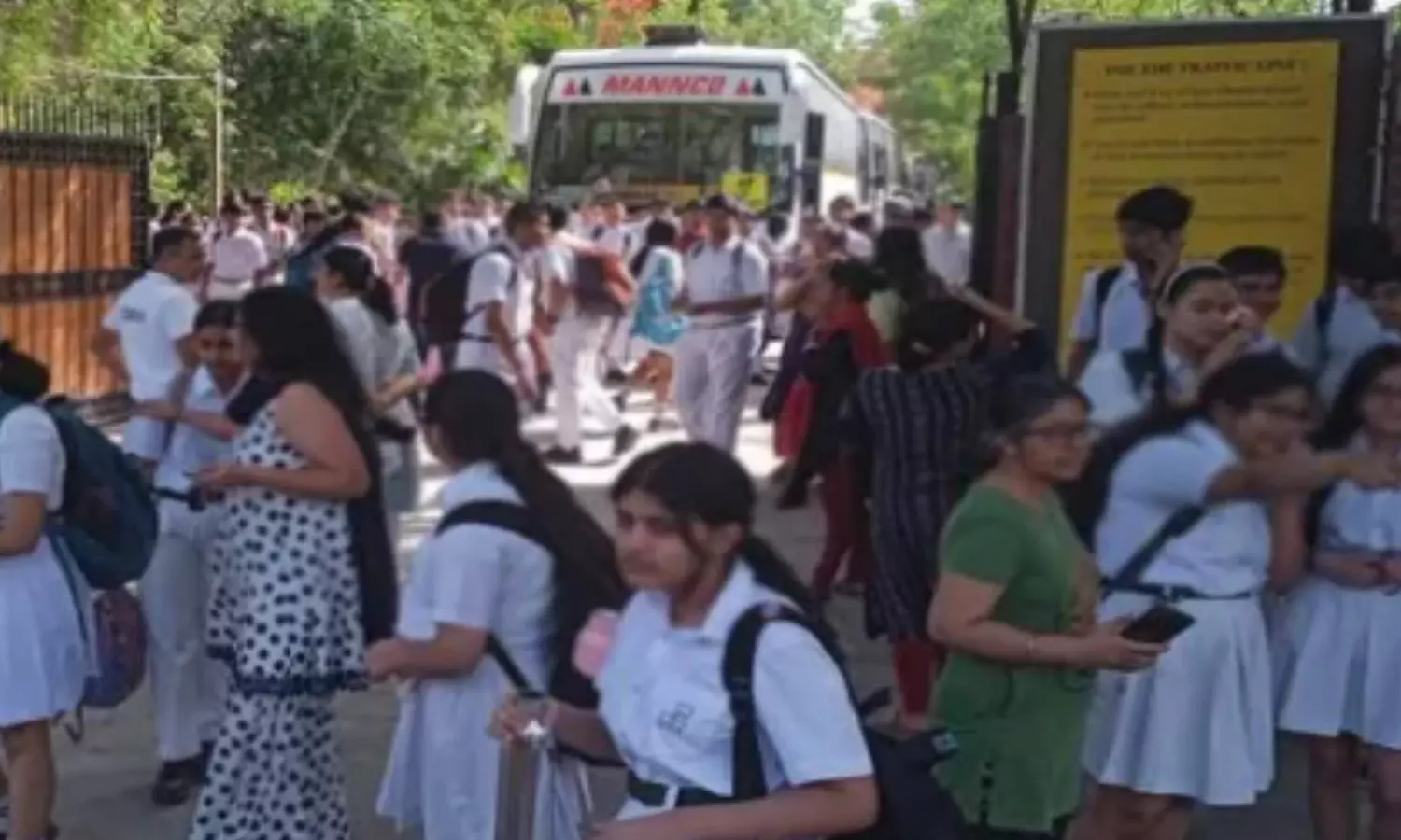 bomb threat emails, schools, police searches, delhi