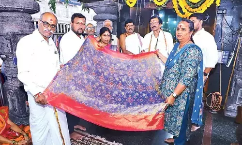 అమ్మవారికి అగ్గిపెట్టెలో ఇమిడే చీర