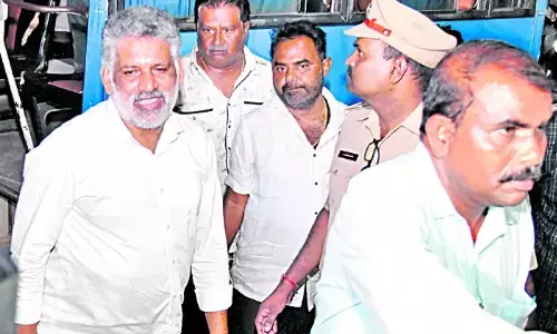 acb court to hear, bail  petitions, former mla chevireddy bhaskar reddy, ap liquor scam case