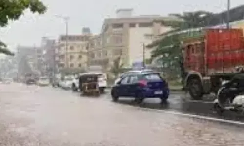 heavy rains are falling in vijayawada city, roads to look like canals, metrological department, andhra pradesh