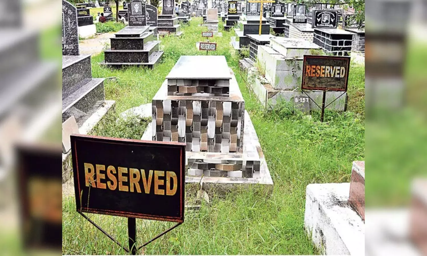 కడప శ్మశానంలో రిజర్వేషన్స్ మొదలు!!