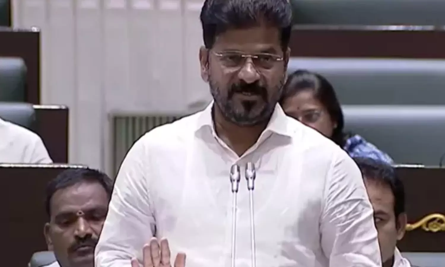 chief minister revanth reddy, former chief minister kcr,  criticized the family, telangana