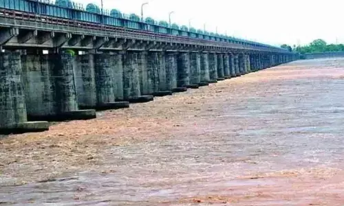 odavari river, flood flow will continue, andhra pradesh , telangana