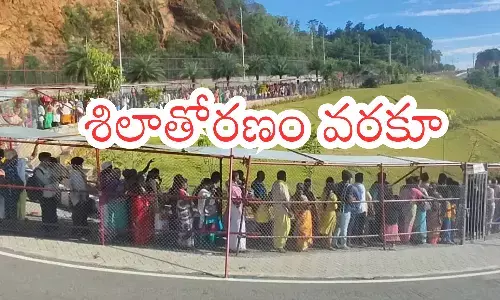 tirumala crowd today, tirumala darshan saturday rush, tirumala temple devotees, today darsan time in tirumala