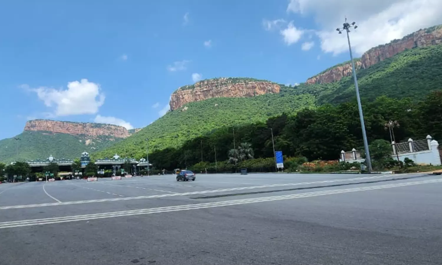 alipiti toll gate, tirumala, crowd, andhra pradesh