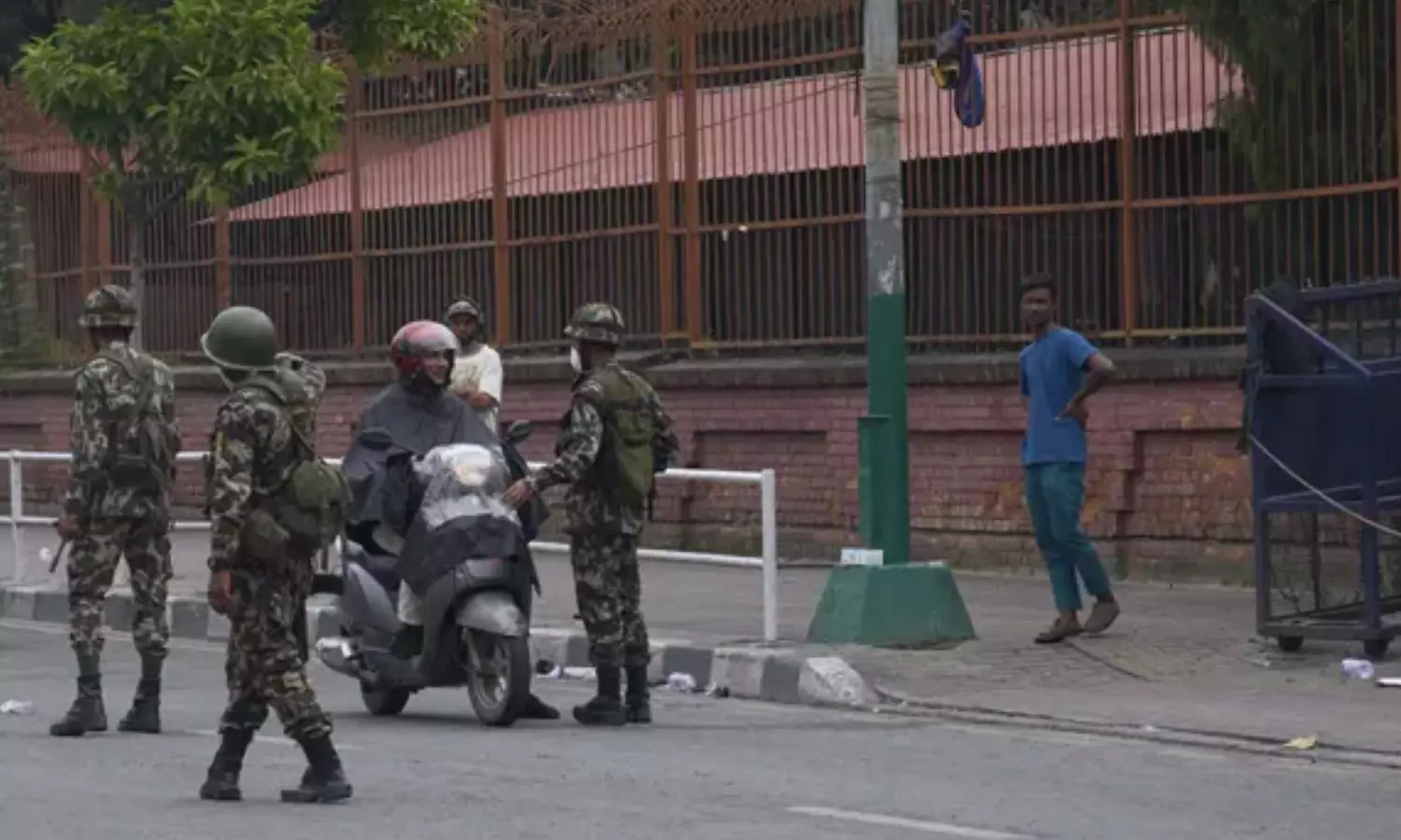 another shooting in nepal,  police opened fire, while prisoners were escaping from prisons., nepal