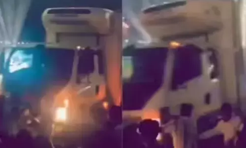 terrible tragedy,  eight people died, truck ran over devotees ,  karnataka