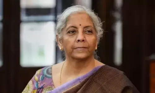 నిర్మలా సీతారామన్ ఫోటో 14.35 లక్షల మోసం