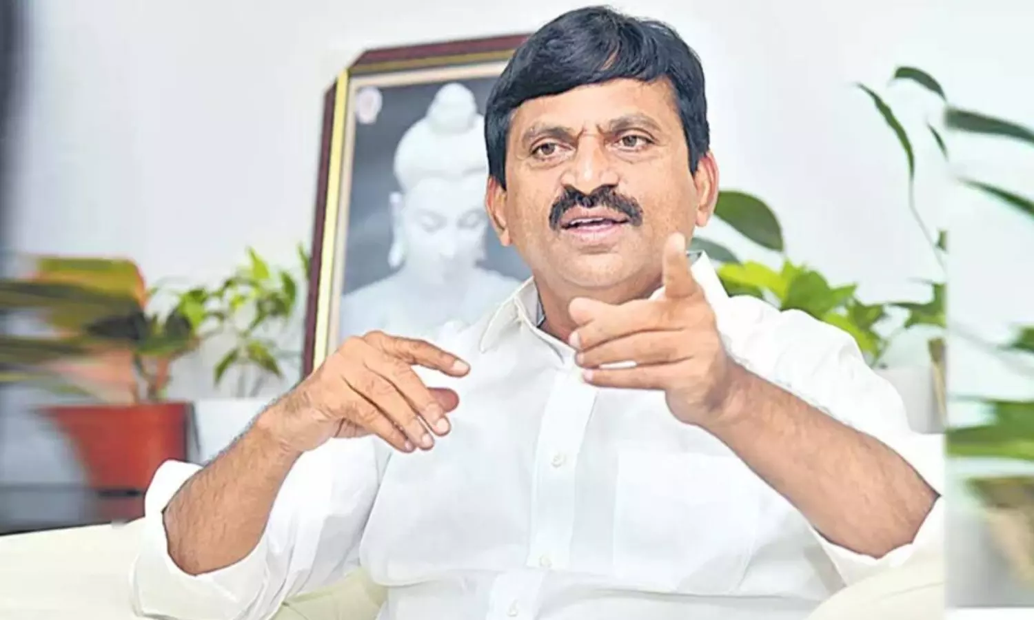 ponguleti srinivasa reddy expressed his anger at  ktr