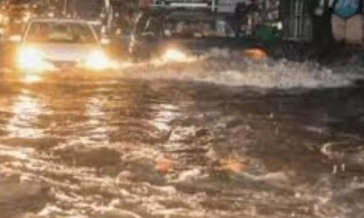 normal life in bengaluru,has come to a standstill, due to overnight rains, karnataka