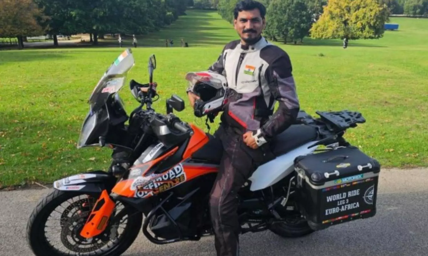 యోగేష్‌కు బహుమతిగా లభించిన బైక్‌పై ప్రపంచ యాత్ర ఆరంభం
