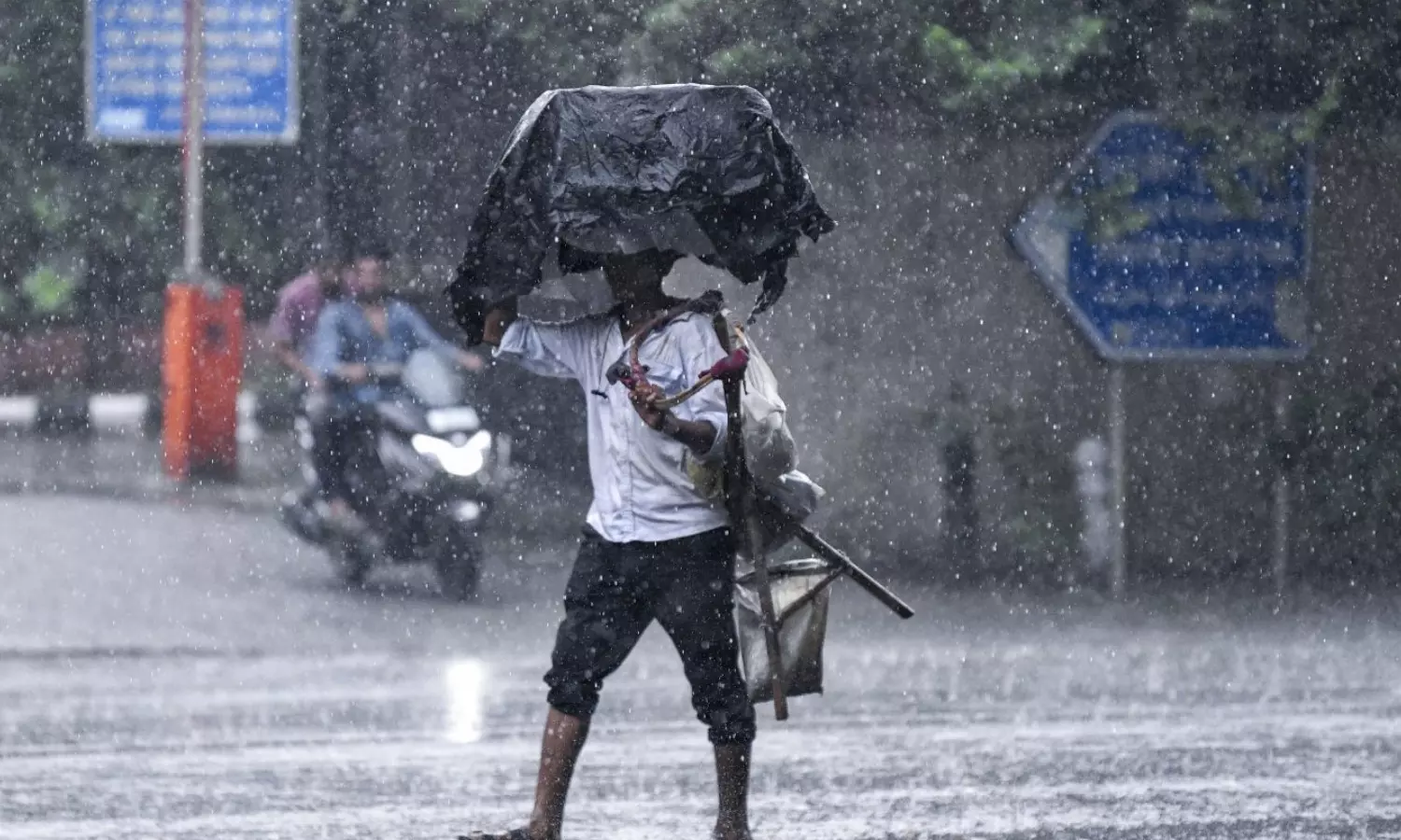 meteorological department, heavy rains, ten states, india