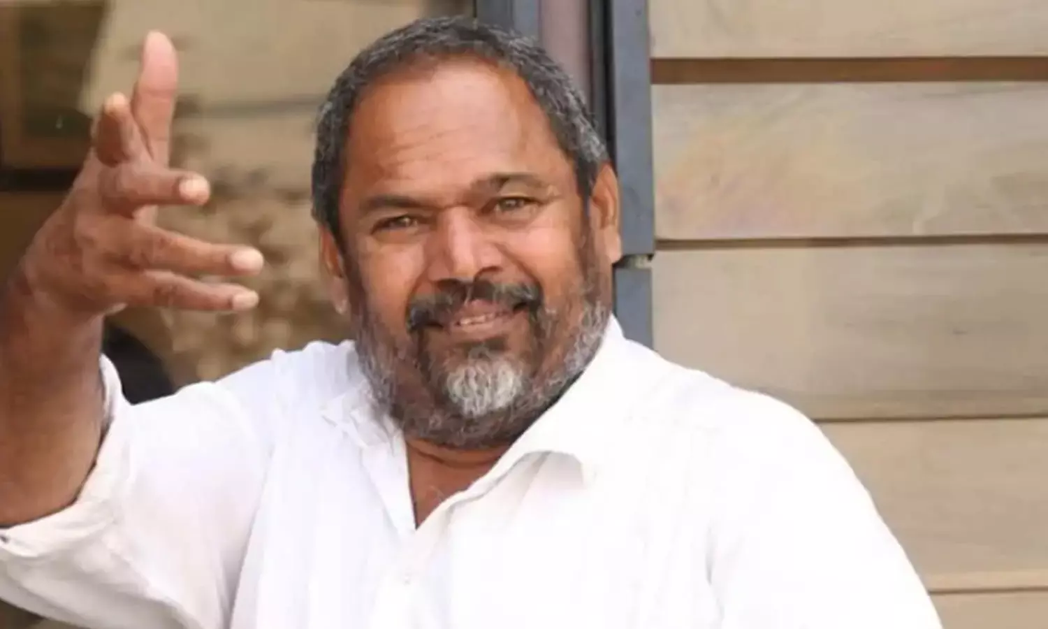 R narayana murthy, ys jagan, chiranjeevi, tollywood