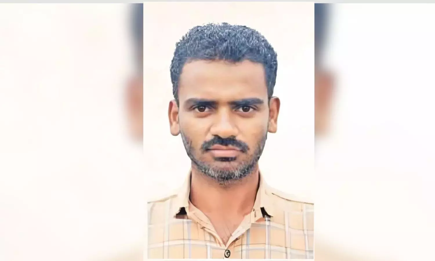 వ్యవసాయ కూలీ.. ఎక్సైజ్‌ ఎస్సైగా!