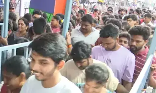 crowd of devotees, indrakiladri , devotees have flocked here as it is the moola nakshatra, vijayawada