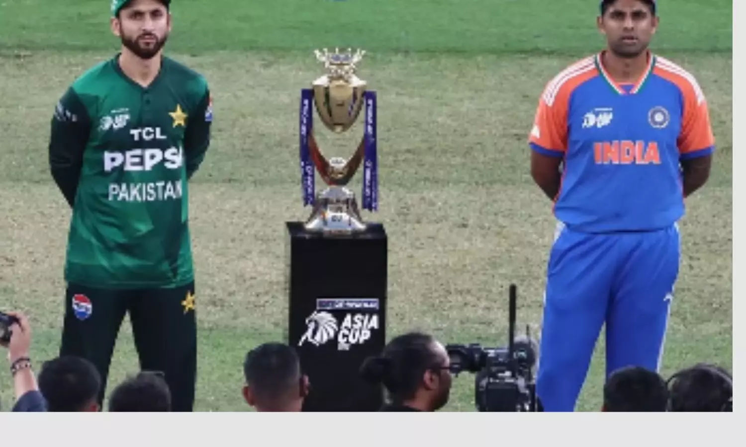 ట్రోఫీ మెడల్స్ ఇస్తాడట.. కానీ!!