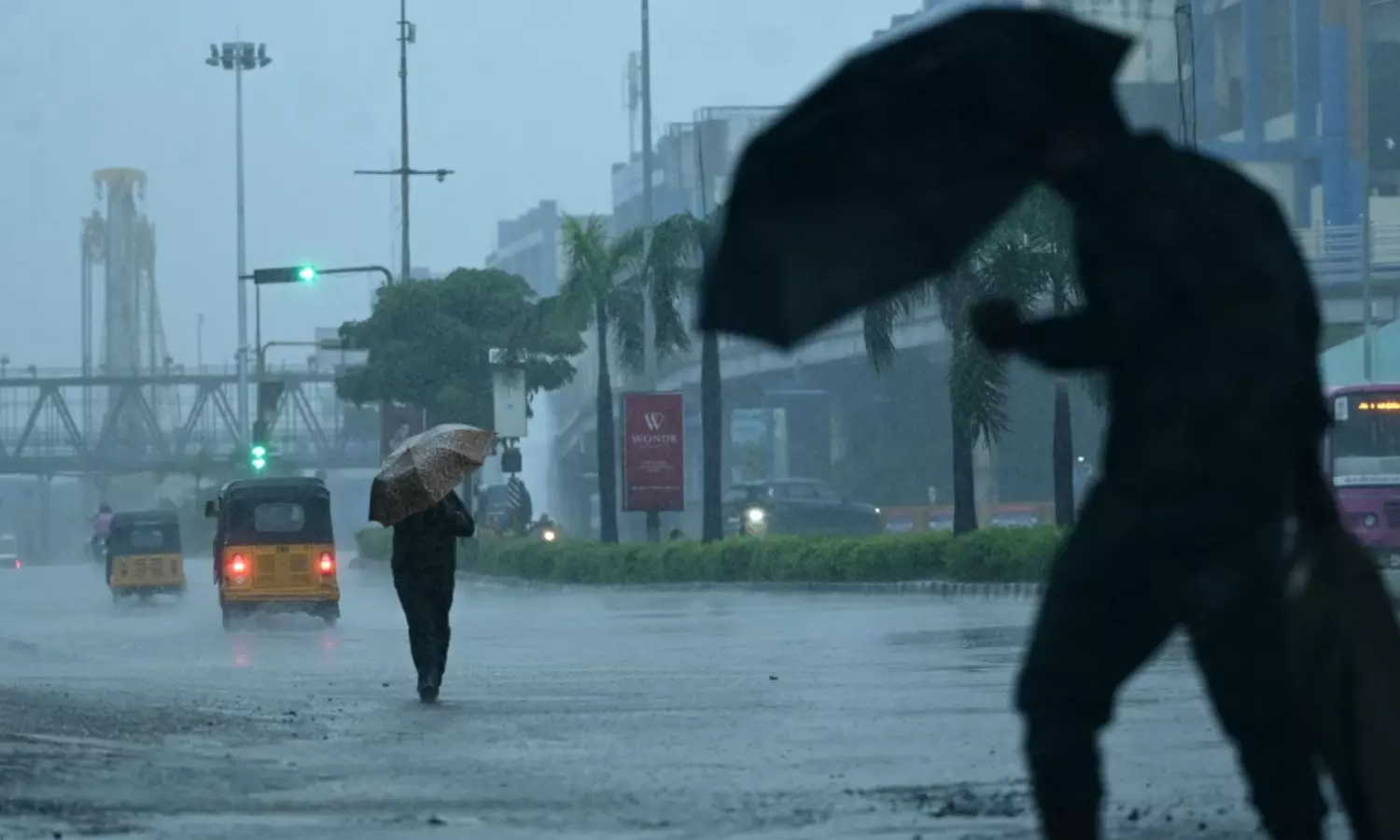 eavy rains are expected,  next two hours, andhra pradesh